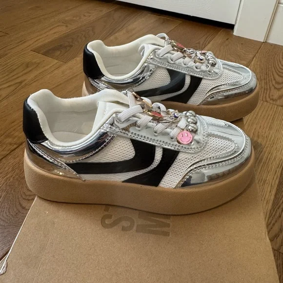 Steve Madden Kids Sneakers with Silver and White Accents - Picture 3 of 9